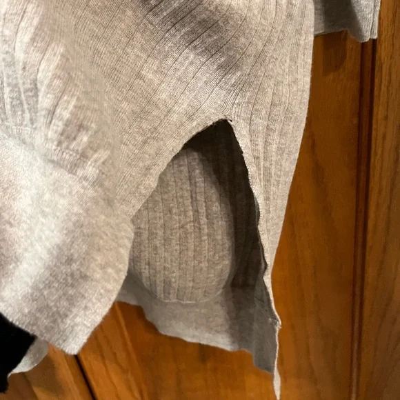 CAbi Gray V-Neck Top - Picture 10 of 12